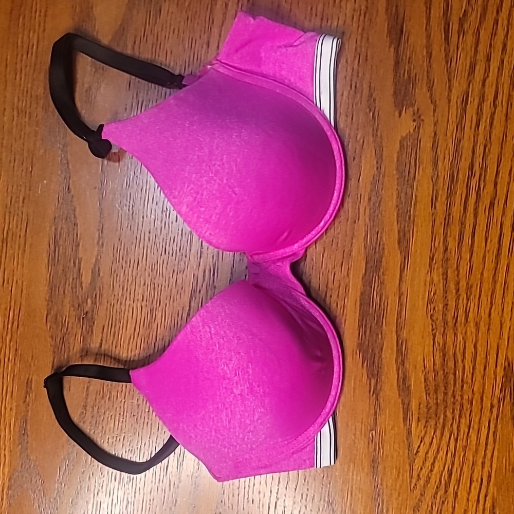 NWOT VS uplift demi bra 32C
